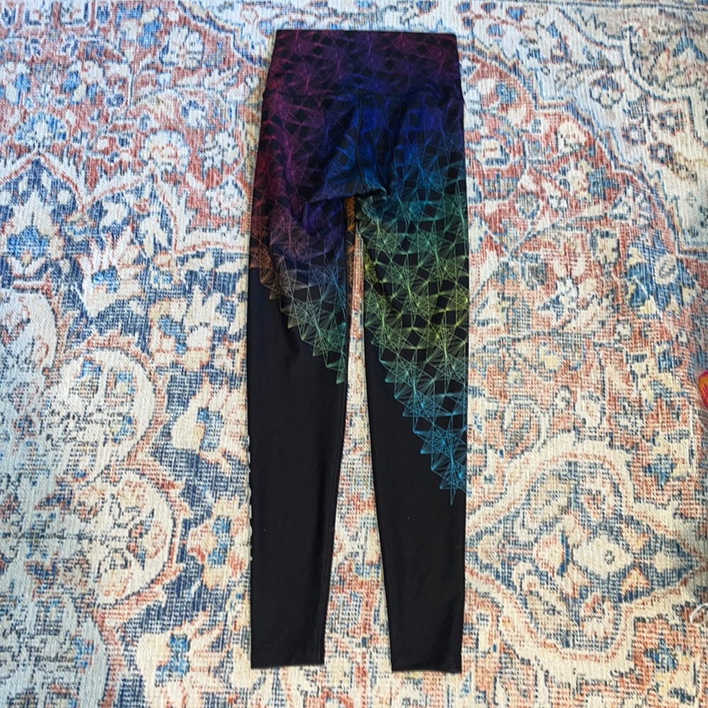 WITH Wear It To Heart x Peloton Pride 2020 Leggings SZ XS EUC - Picture 3 of 4